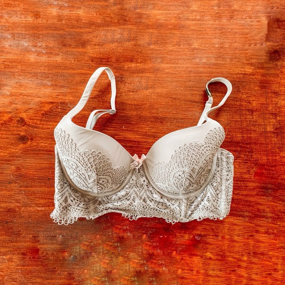 ✨32D Grey Body by Victoria Lined Demi Bra✨